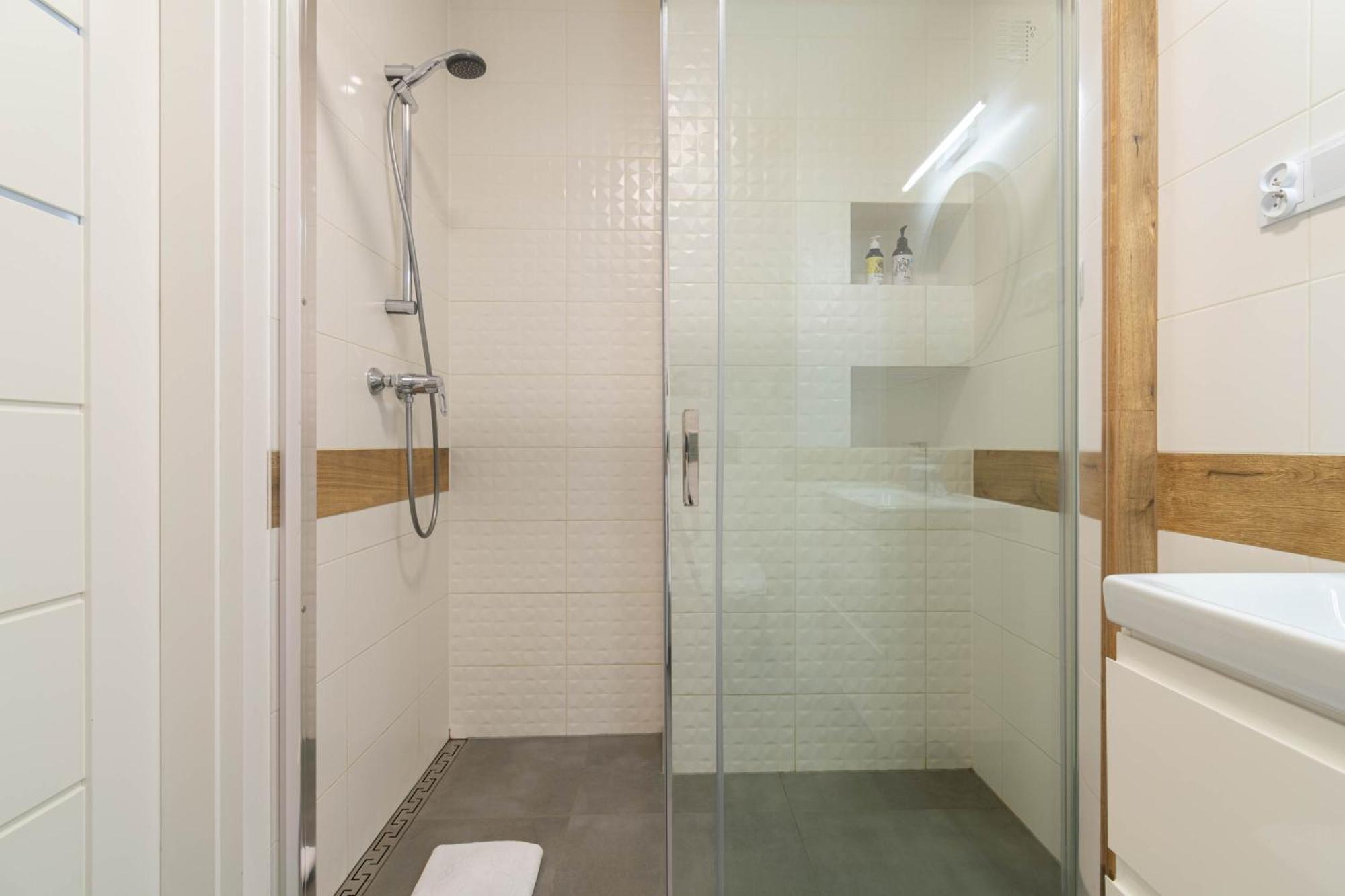 Apartamento Oasis Trzy Stawy - Free Parking - Self Check-In Katowice Exterior foto